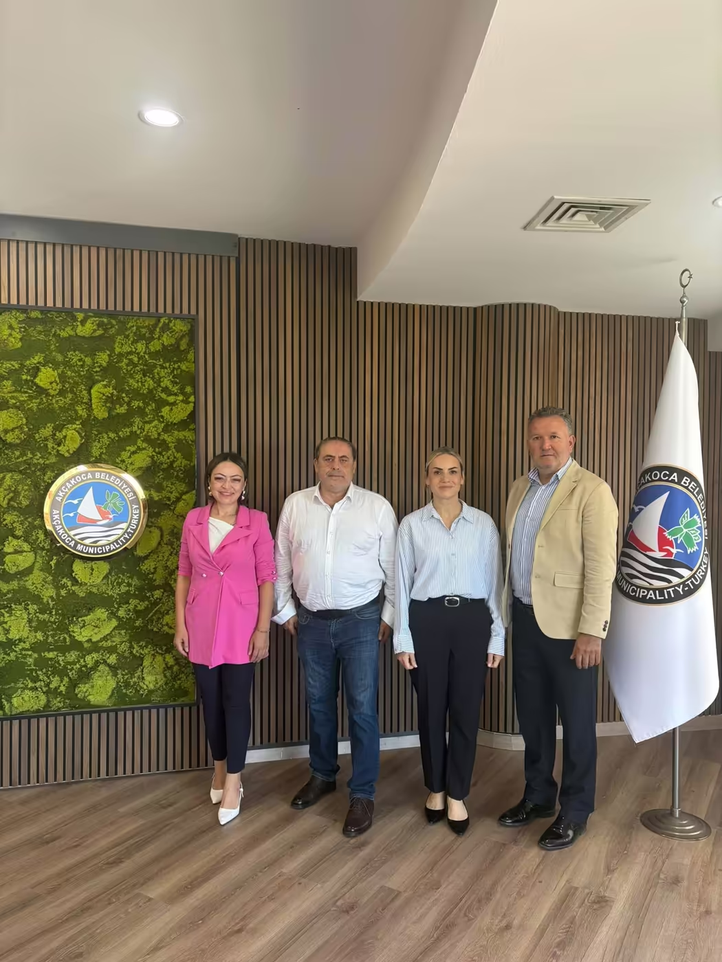 Persönliches Gespräch der DETUS-Delegation mit Bürgermeisterin Alev Ünal in Akçakoca