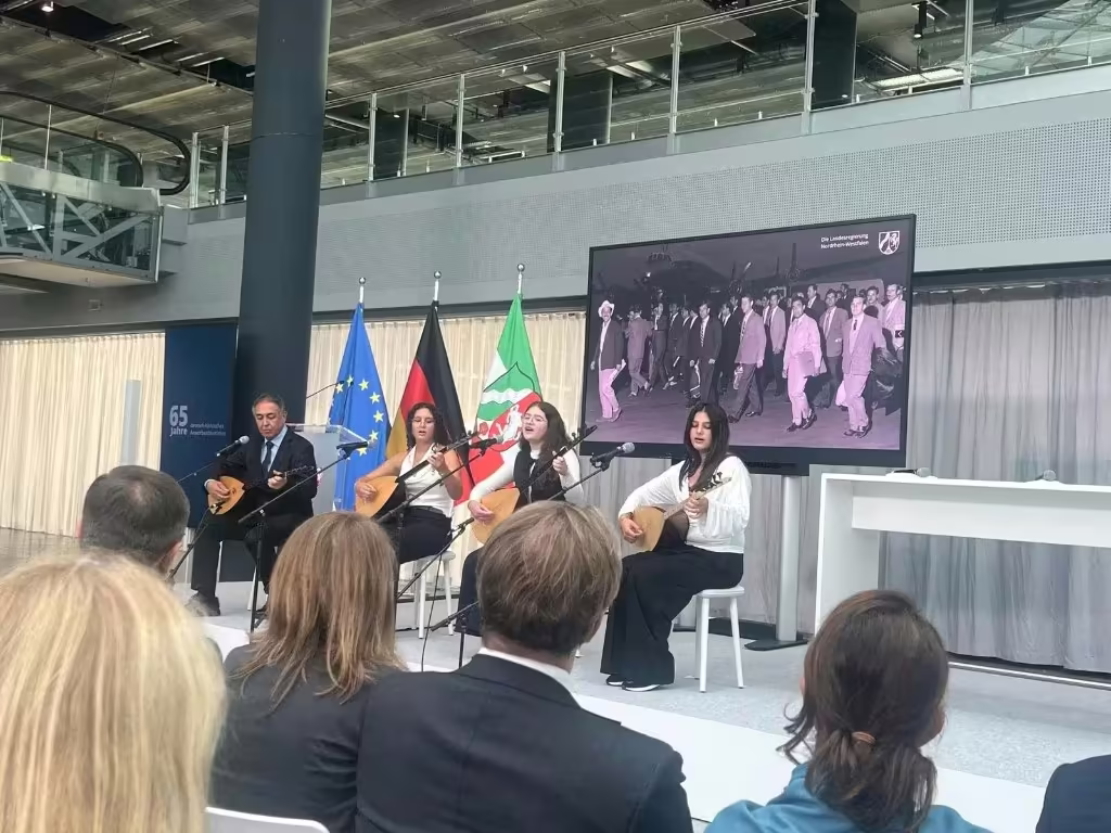 Musikalischer Beitrag auf dem Festakt der Landesregierung